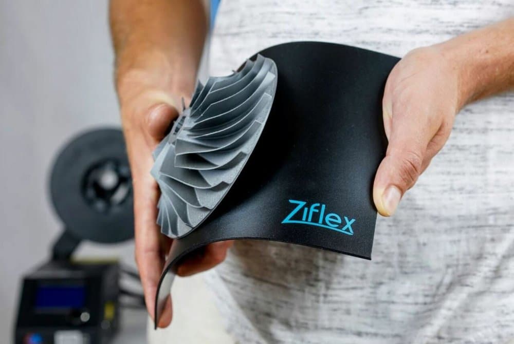Flexible build plates allow you to bend your build plate to pop off a print 