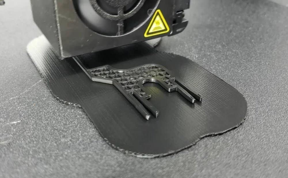 Using a raft provides a buffer layer to separate your print from the build plate and you can get rid of 3d printing elephant foot problems